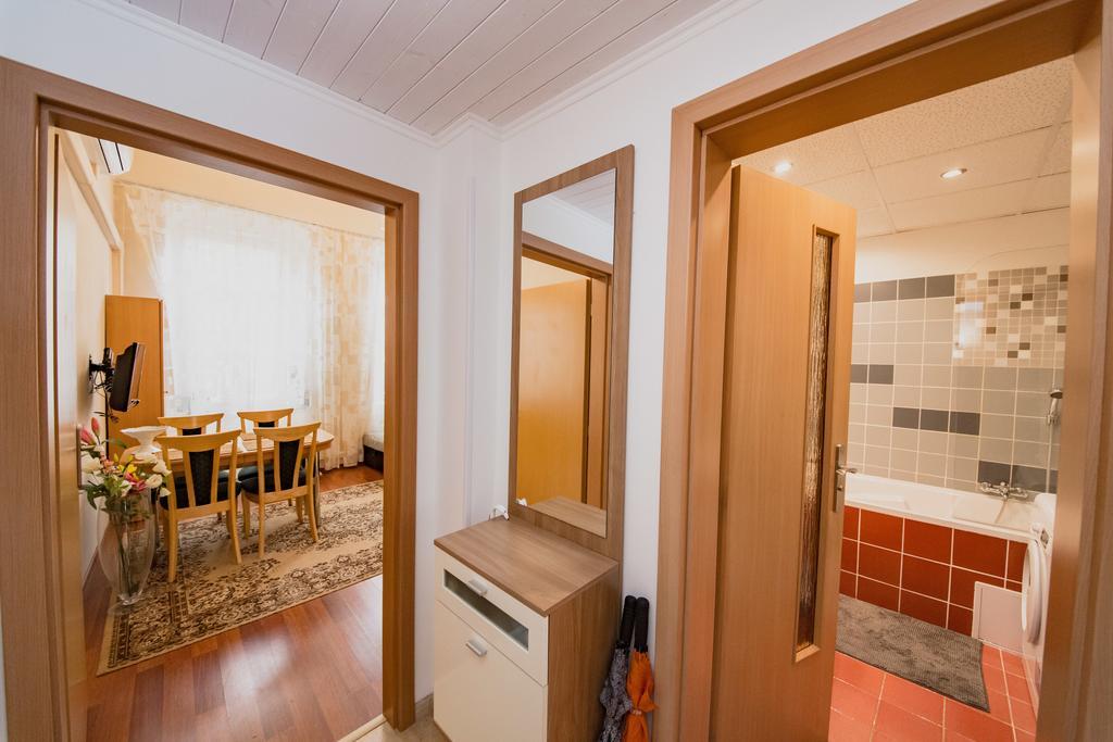 Apartment Aqua Vita كارلوفي فاري المظهر الخارجي الصورة